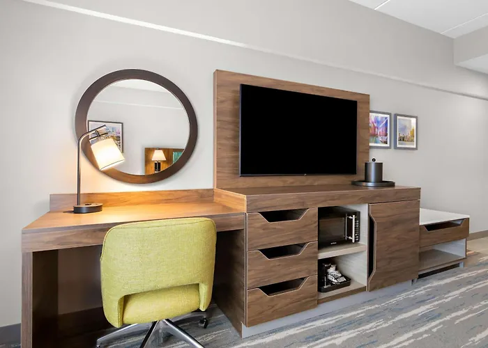 Hampton Inn & Suites Chicago Medical District Uic
